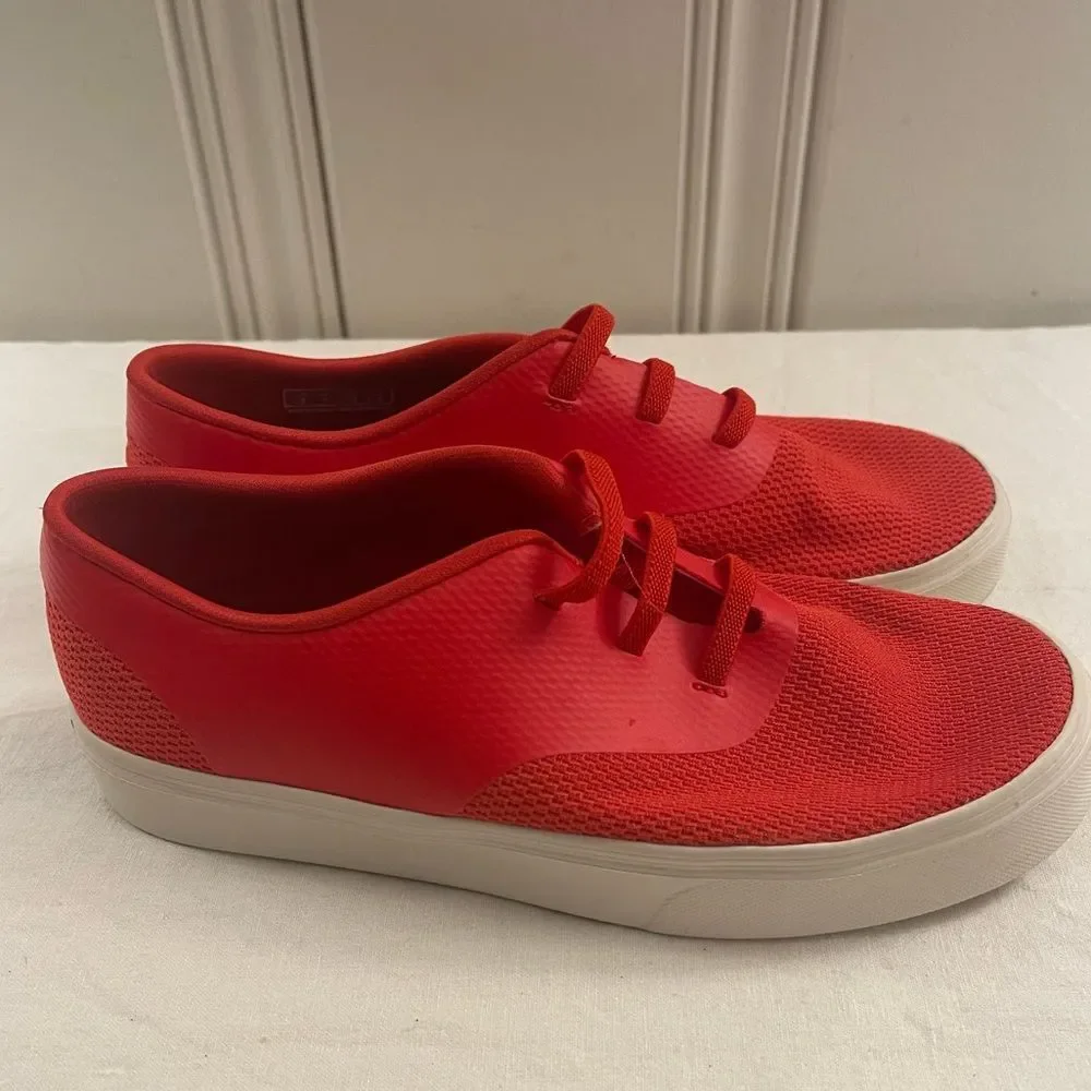People Boys Red Sneakers Size 3‎